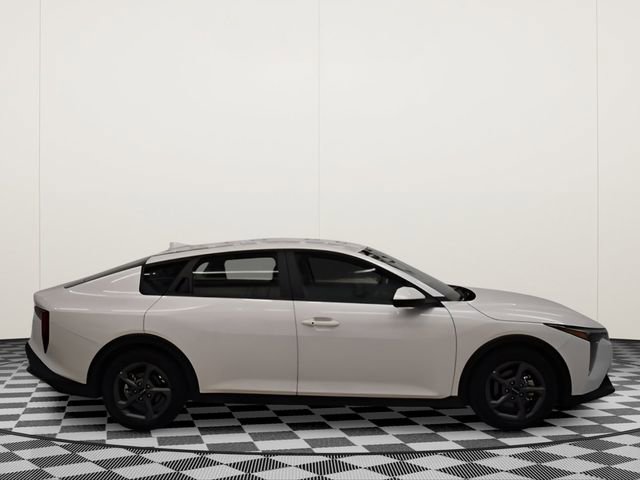 Used 2025 Kia K4 FWD image 2