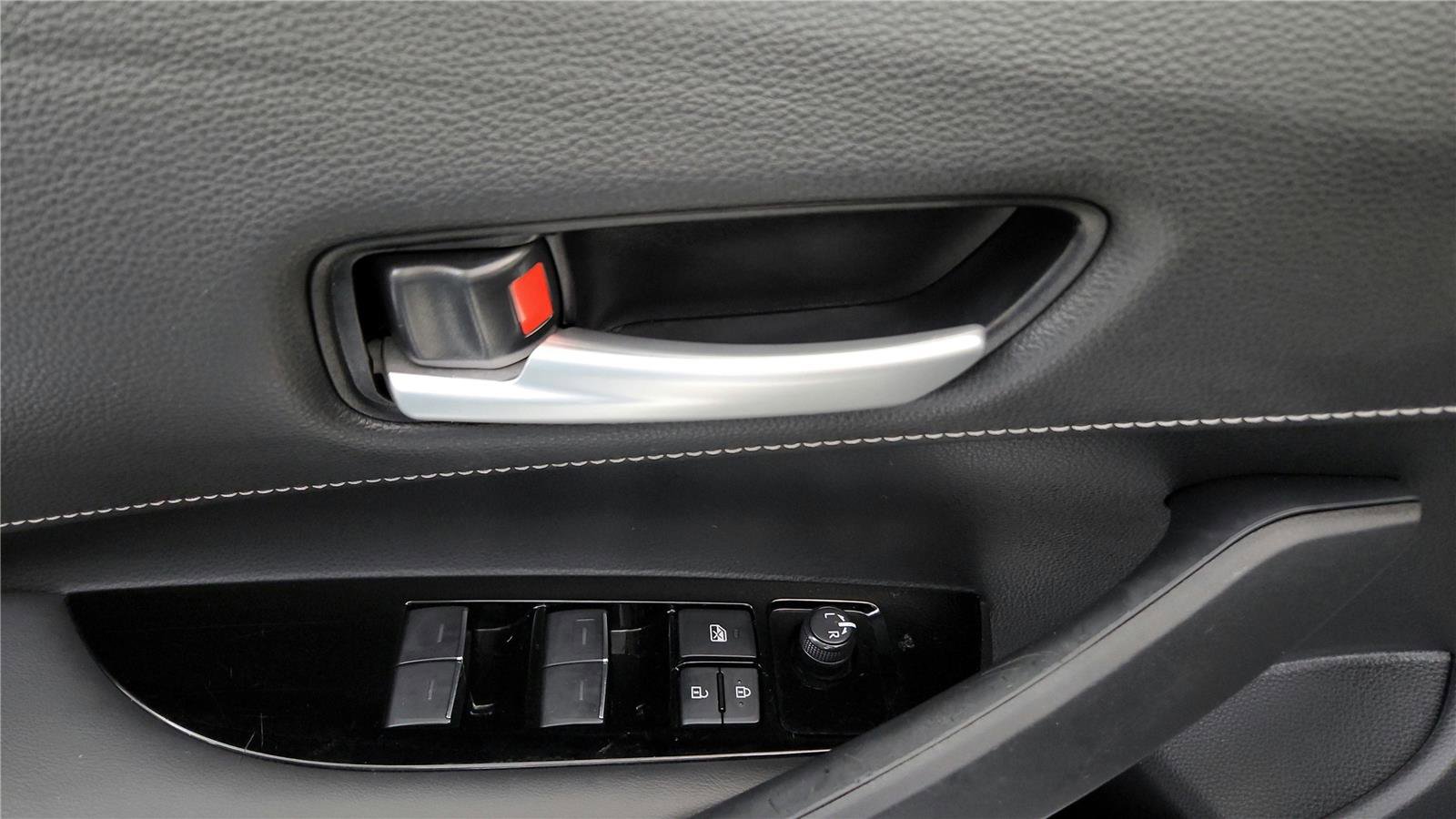 Used 2024 Toyota Corolla SE w/ SE Package image 23