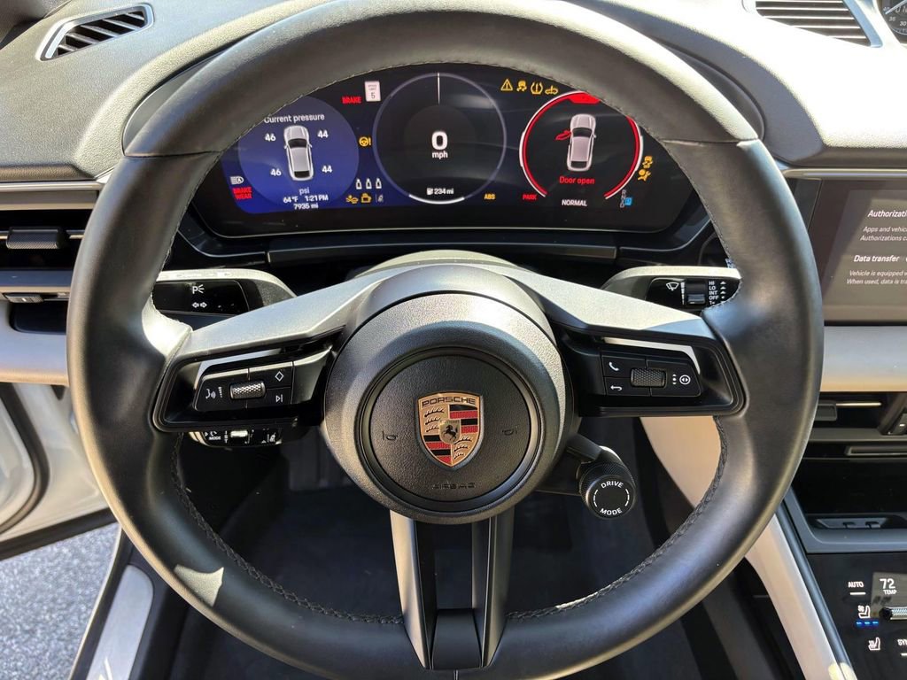 Used 2024 Porsche Macan 4 Electric image 26