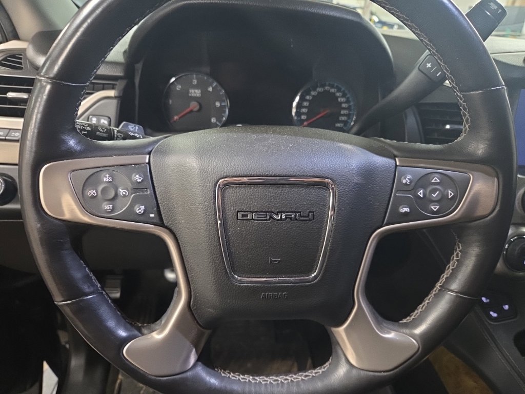Used 2017 GMC Yukon Denali w/ Open Road Package AWD/4WD image 12
