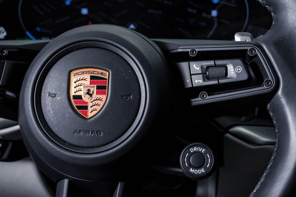 Certified 2025 Porsche Cayenne Coupe image 19