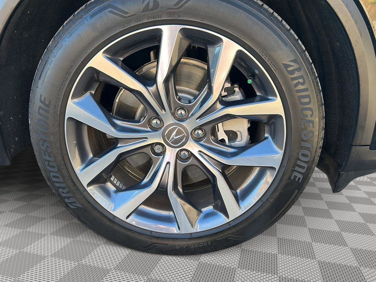 Used 2023 Acura MDX SH-AWD w/ Technology Package image 29