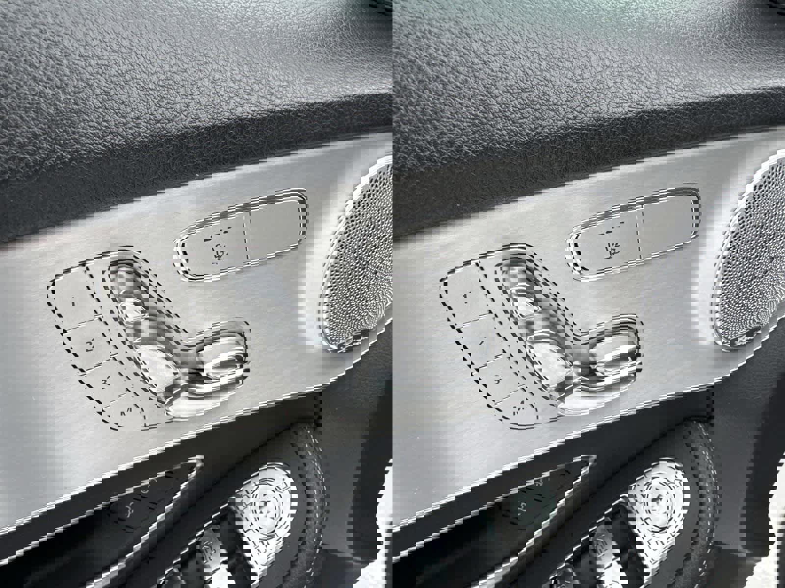 Used 2019 Mercedes-Benz C 300 4MATIC Sedan image 11