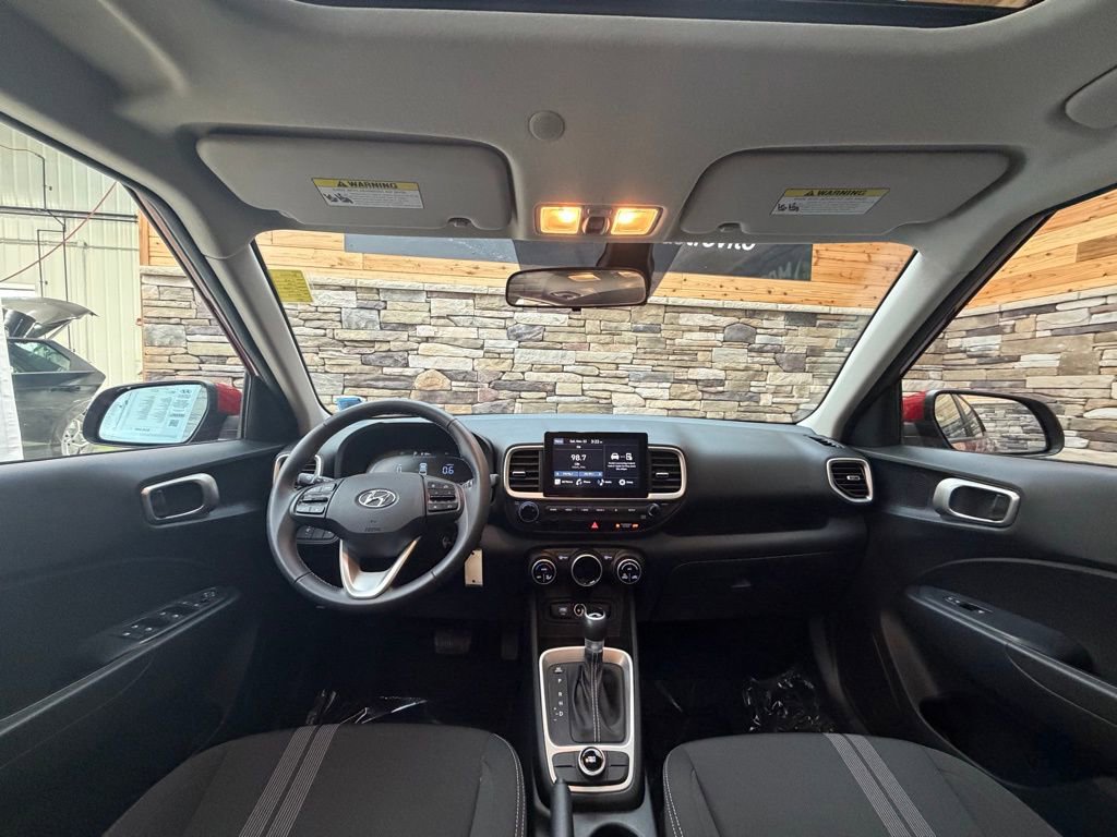 Certified 2023 Hyundai Venue SEL image 16