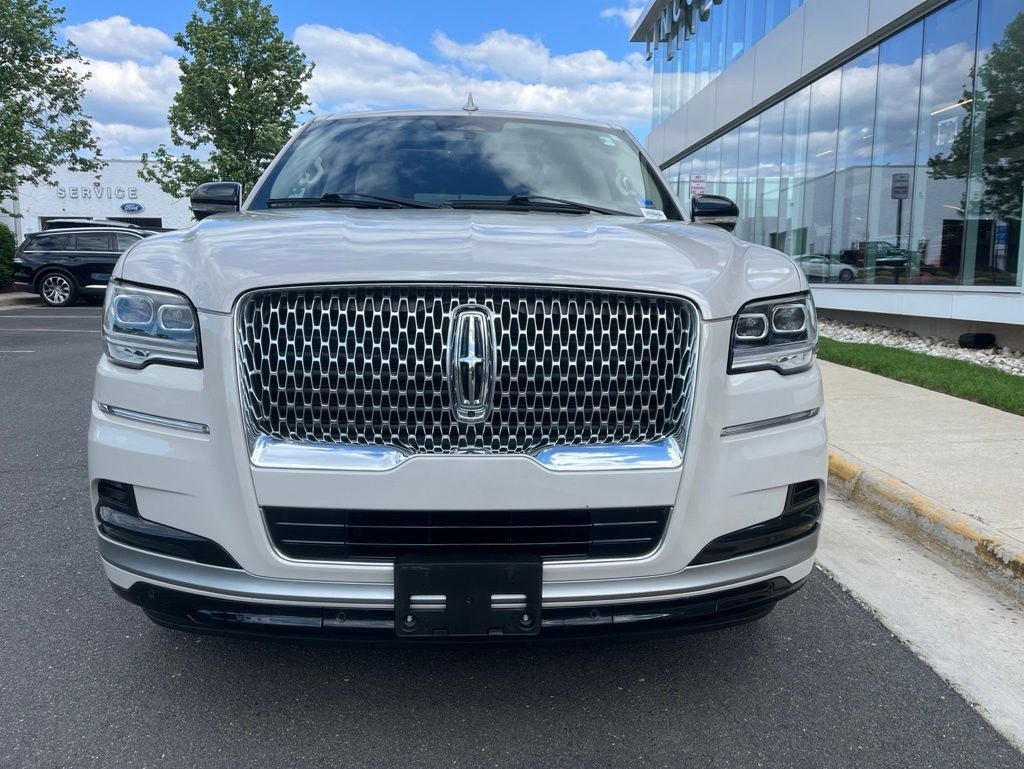 Certified 2024 Lincoln Navigator L Reserve AWD/4WD image 2
