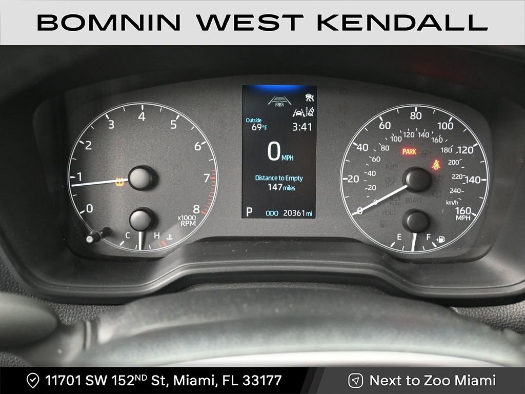 Used 2024 Toyota Corolla Cross LE image 10