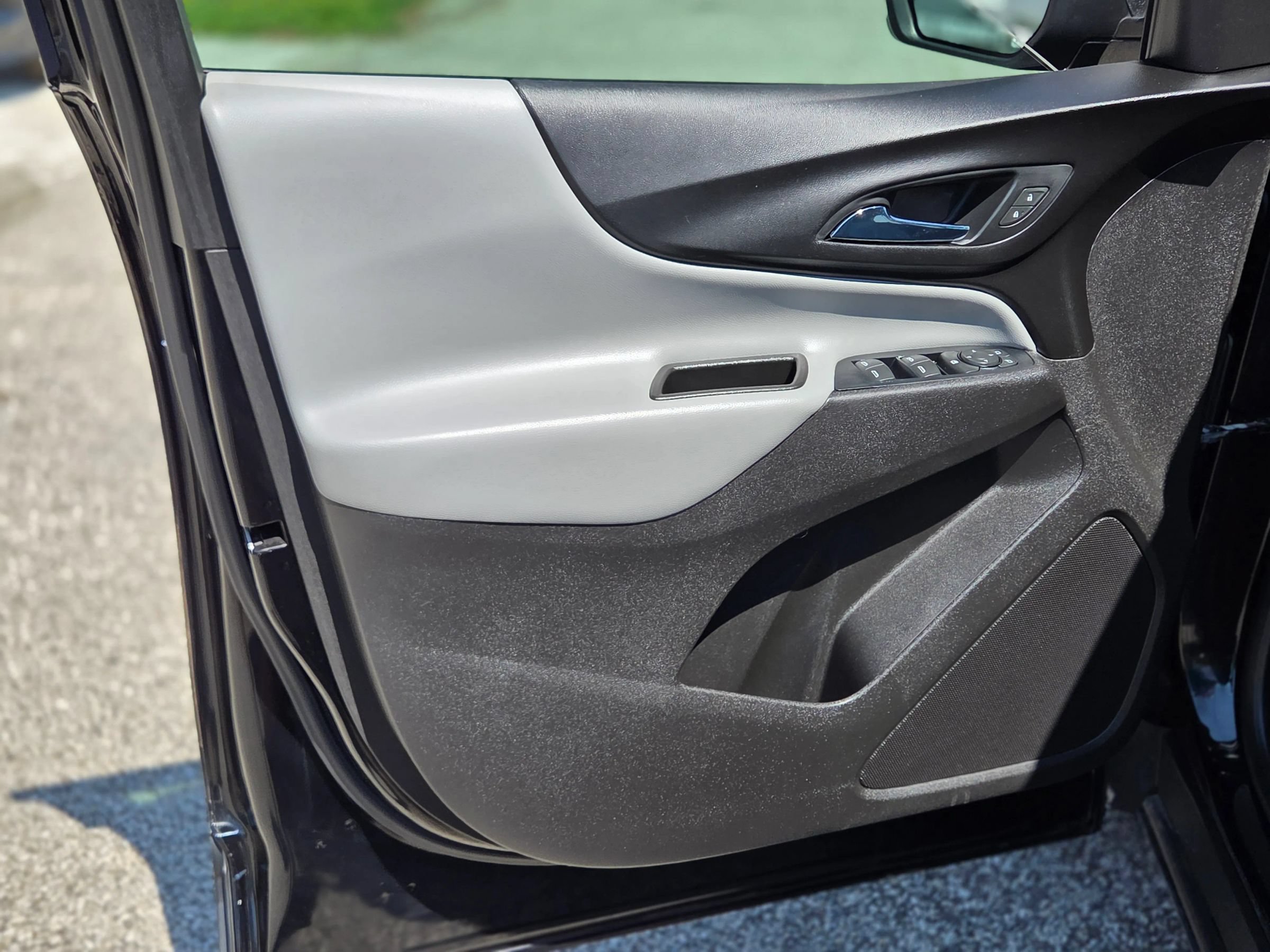Used 2019 Chevrolet Equinox LS w/ LS Convenience Package FWD image 16