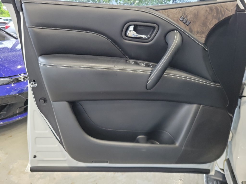 Used 2022 INFINITI QX80 Premium Select w/ All-Season Package RWD image 16