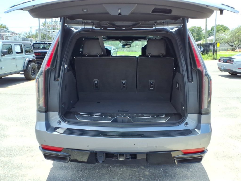 Used 2022 Cadillac Escalade Sport Platinum w/ LPO, ONYX Package AWD/4WD image 27