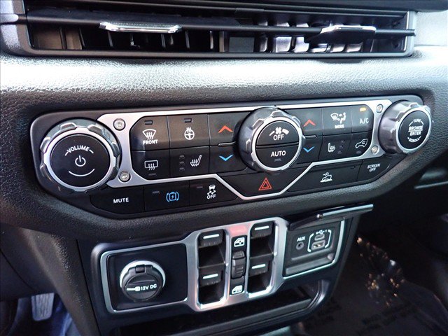 Used 2024 Jeep Wrangler Unlimited w/ Convenience Group AWD/4WD image 18