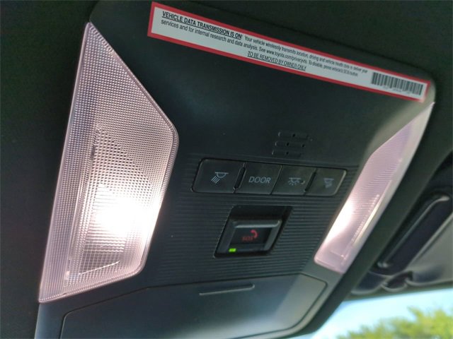 Used 2022 Toyota RAV4 SE image 23