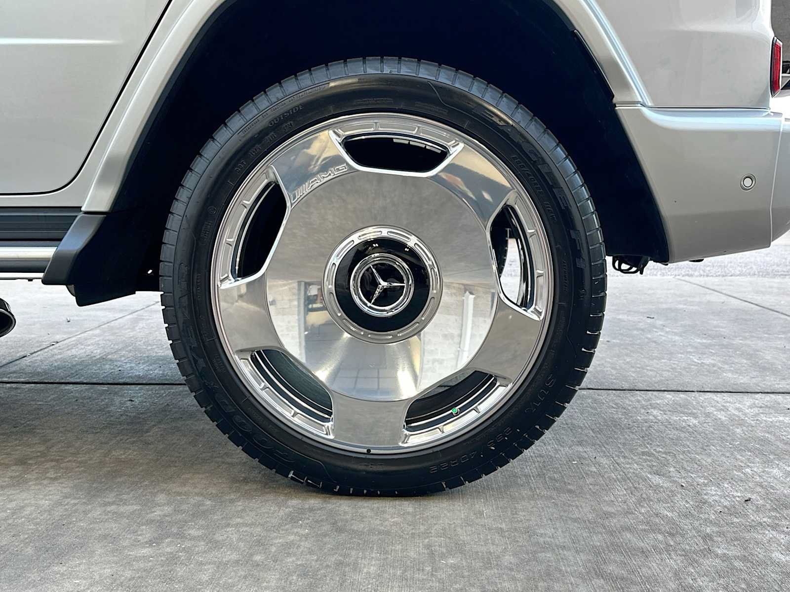 Certified 2025 Mercedes-Benz G 63 AMG 4MATIC image 33