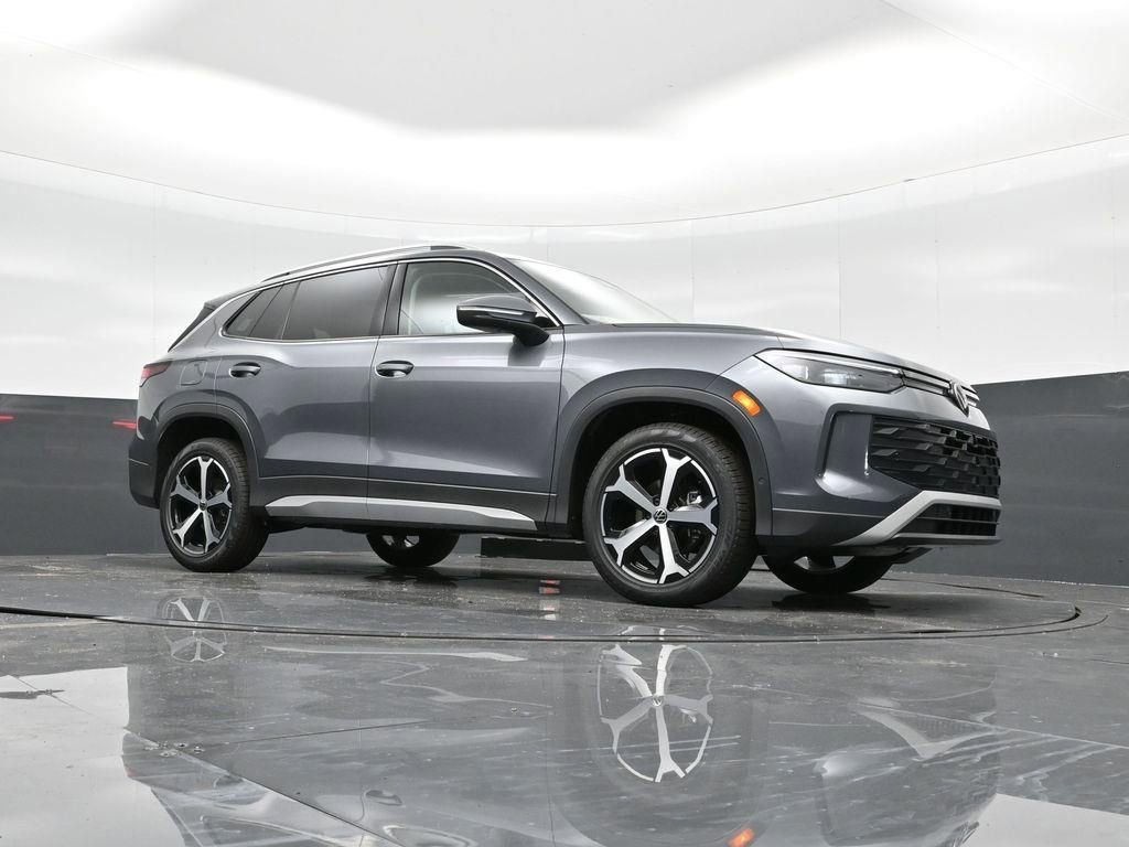 New 2025 Volkswagen Tiguan SE image 27