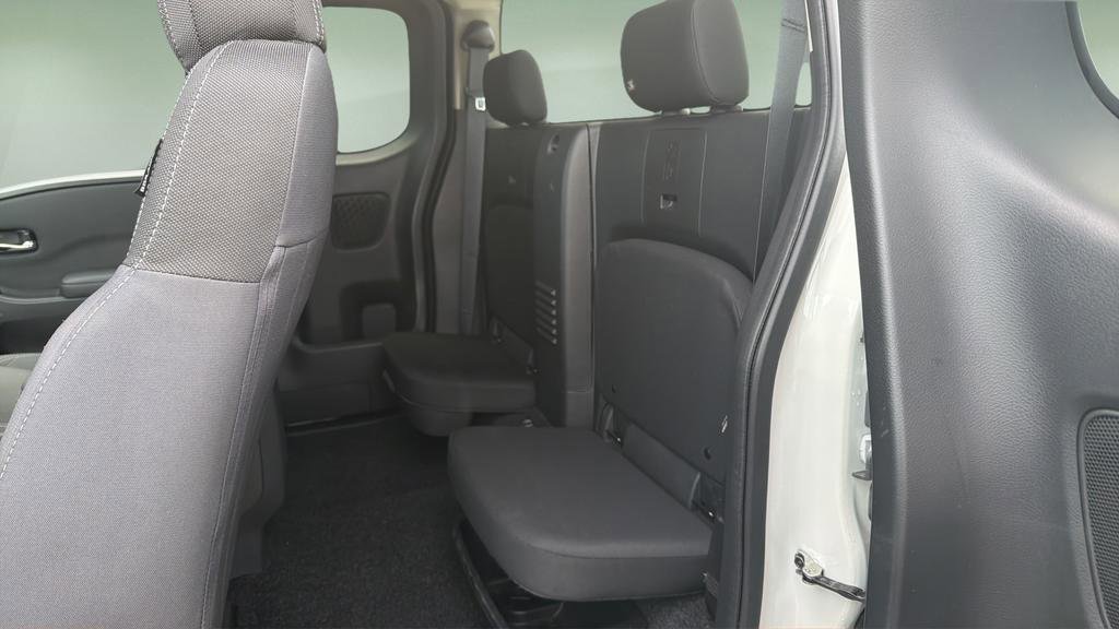 Certified 2024 Nissan Frontier SV w/ Technology Package image 18