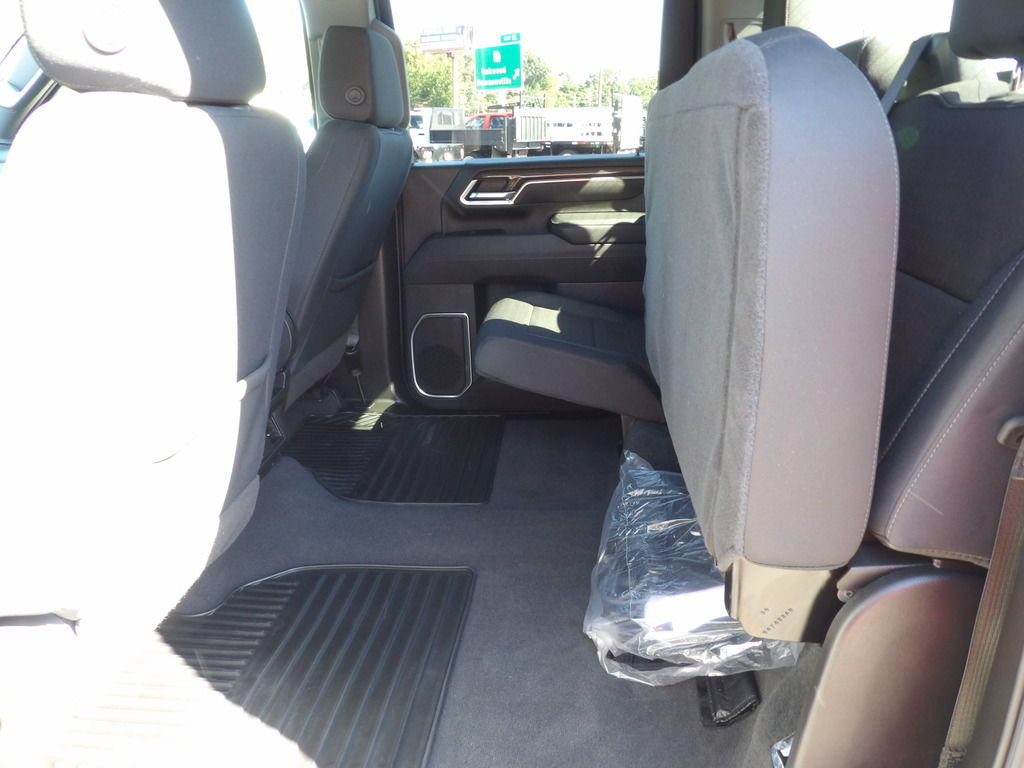 Used 2025 Chevrolet Silverado 3500 LT w/ Safety Package AWD/4WD image 34
