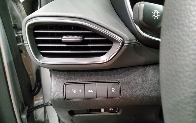 Used 2022 Hyundai Santa Fe SEL image 31