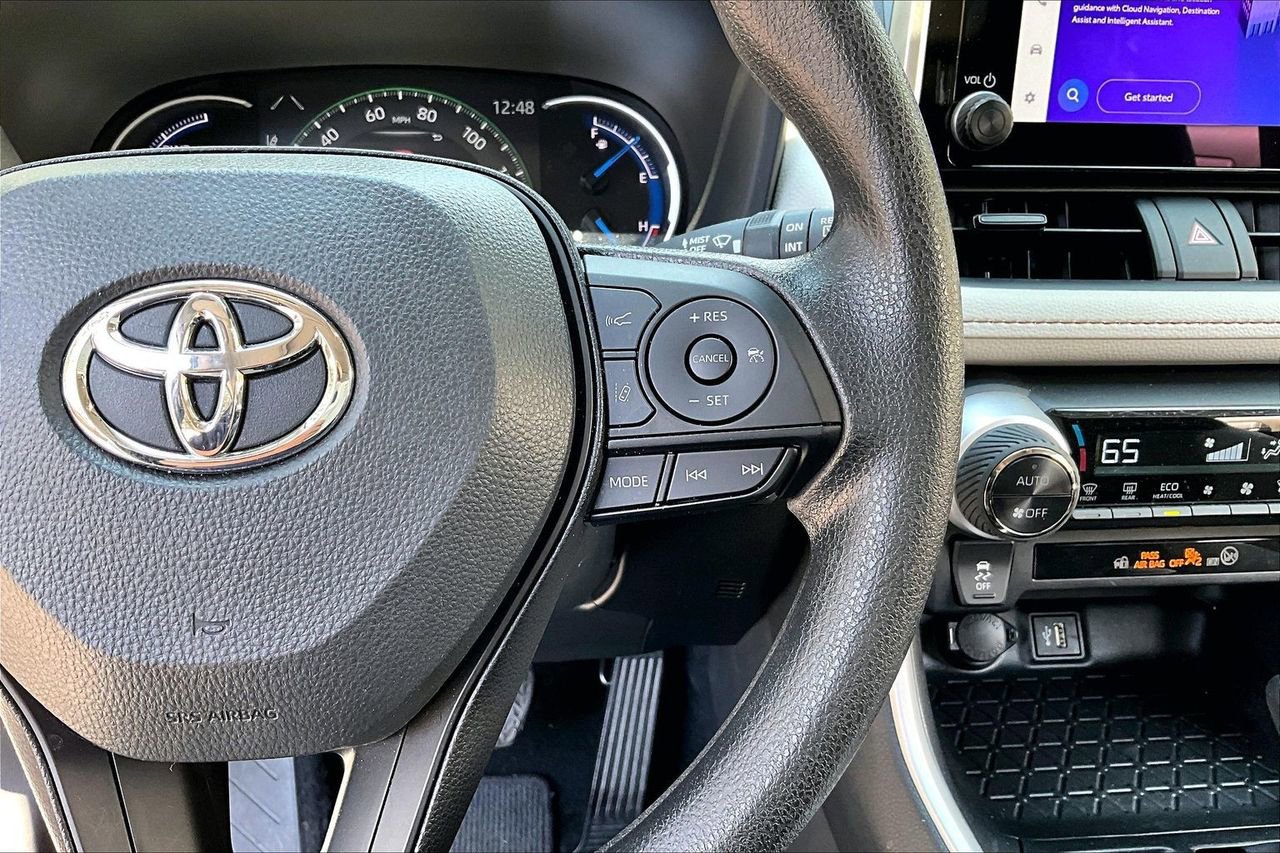 Used 2025 Toyota RAV4 XLE w/ Convenience Package image 11