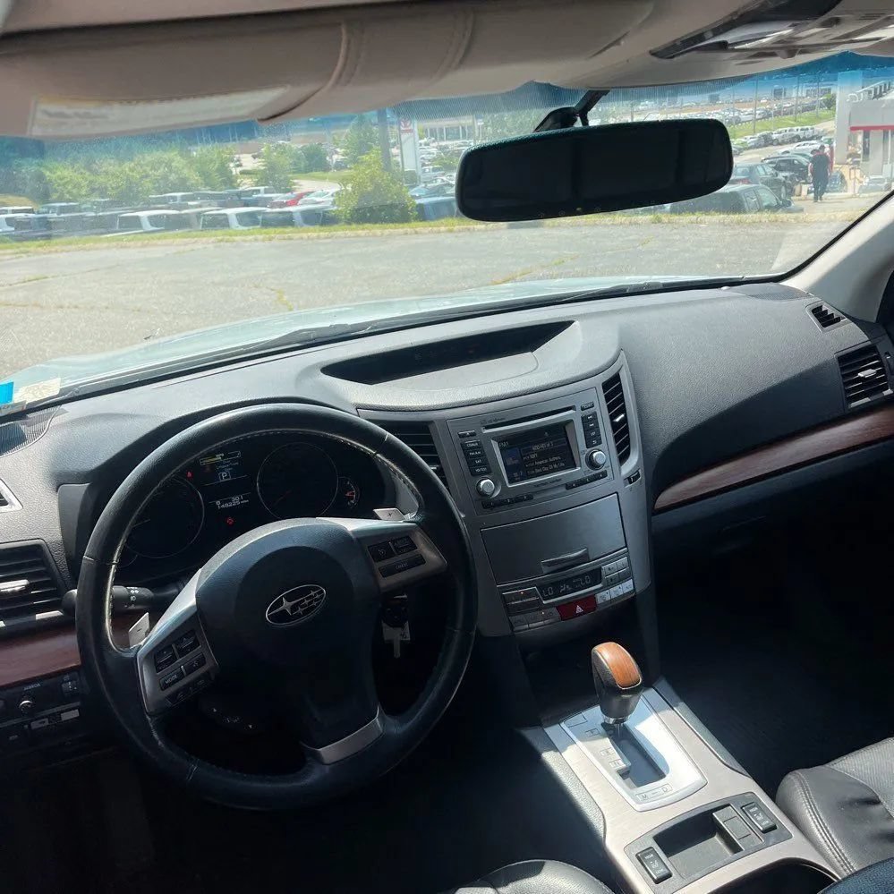 Used 2013 Subaru Outback 2.5i Limited w/ Moonroof Pkg AWD/4WD image 24