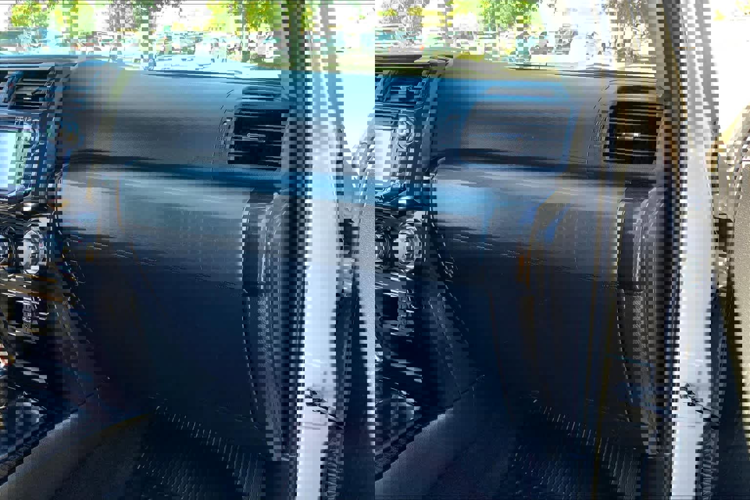 Used 2018 Toyota 4Runner TRD Off-Road Premium image 18