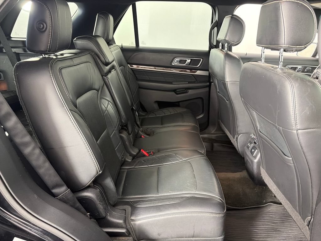 Used 2017 Ford Explorer Platinum AWD/4WD image 29
