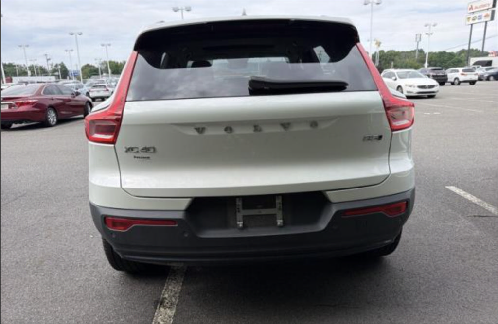 Used 2024 Volvo XC40 B5 Plus w/ Protection Package Premier AWD/4WD image 6