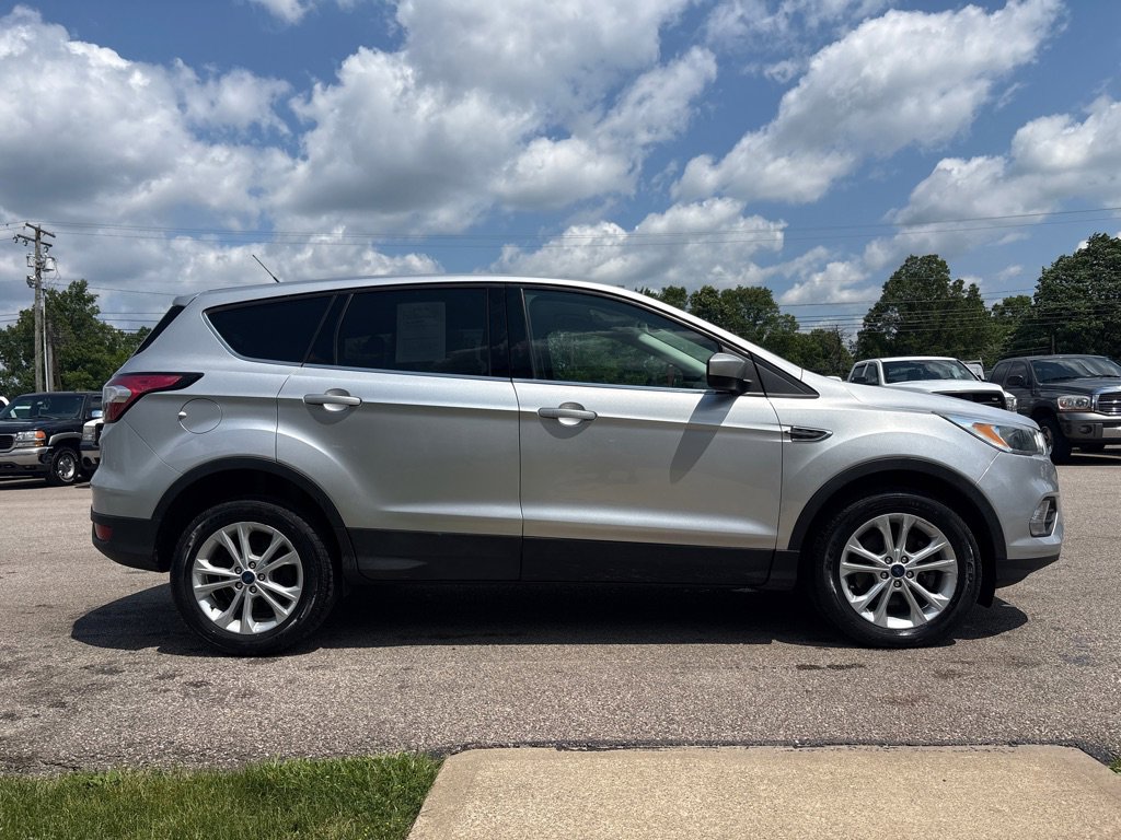 Used 2017 Ford Escape SE image 5