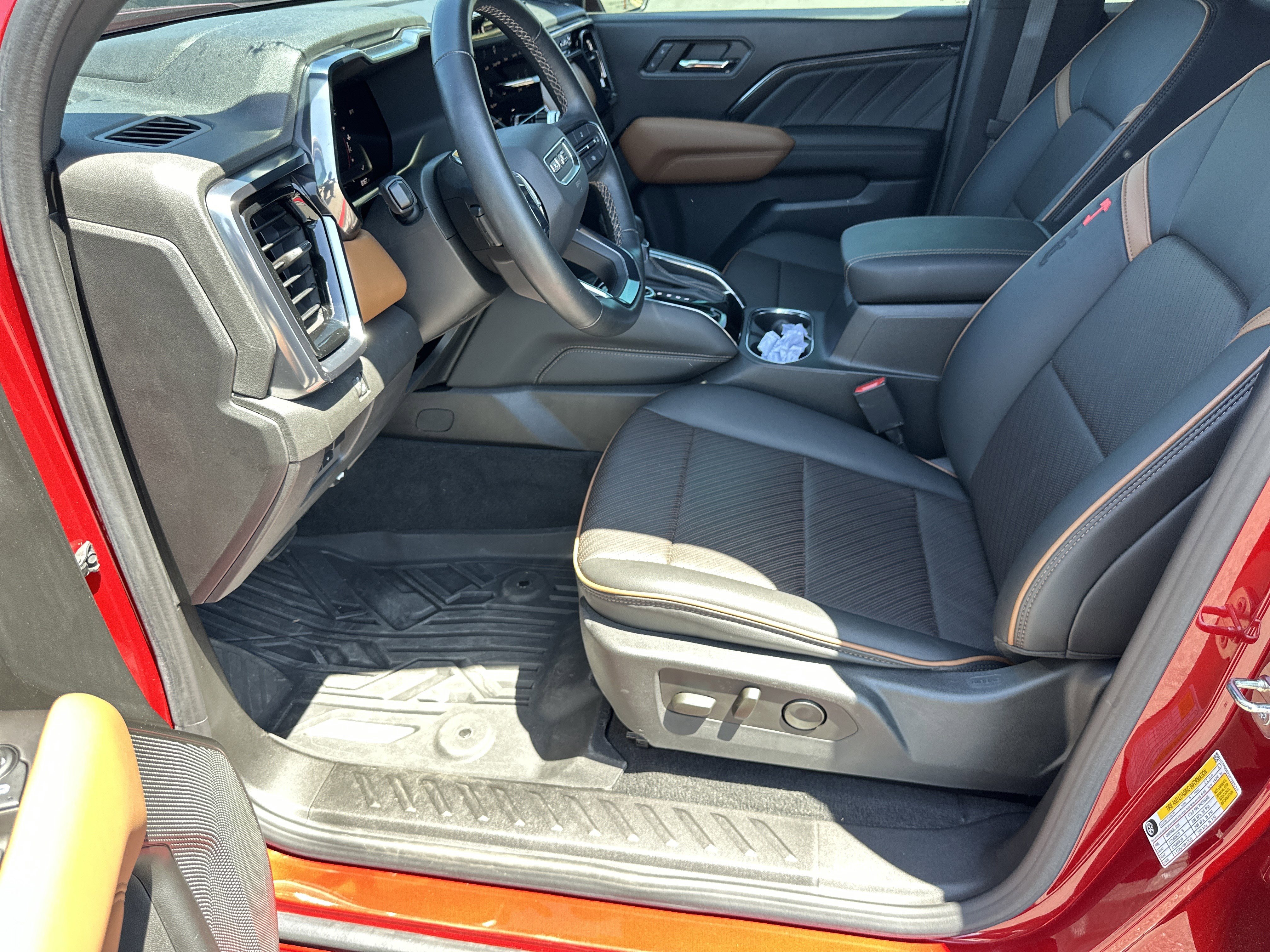 Certified 2023 GMC Canyon AT4 w/ AT4 Premium Package AWD/4WD image 11