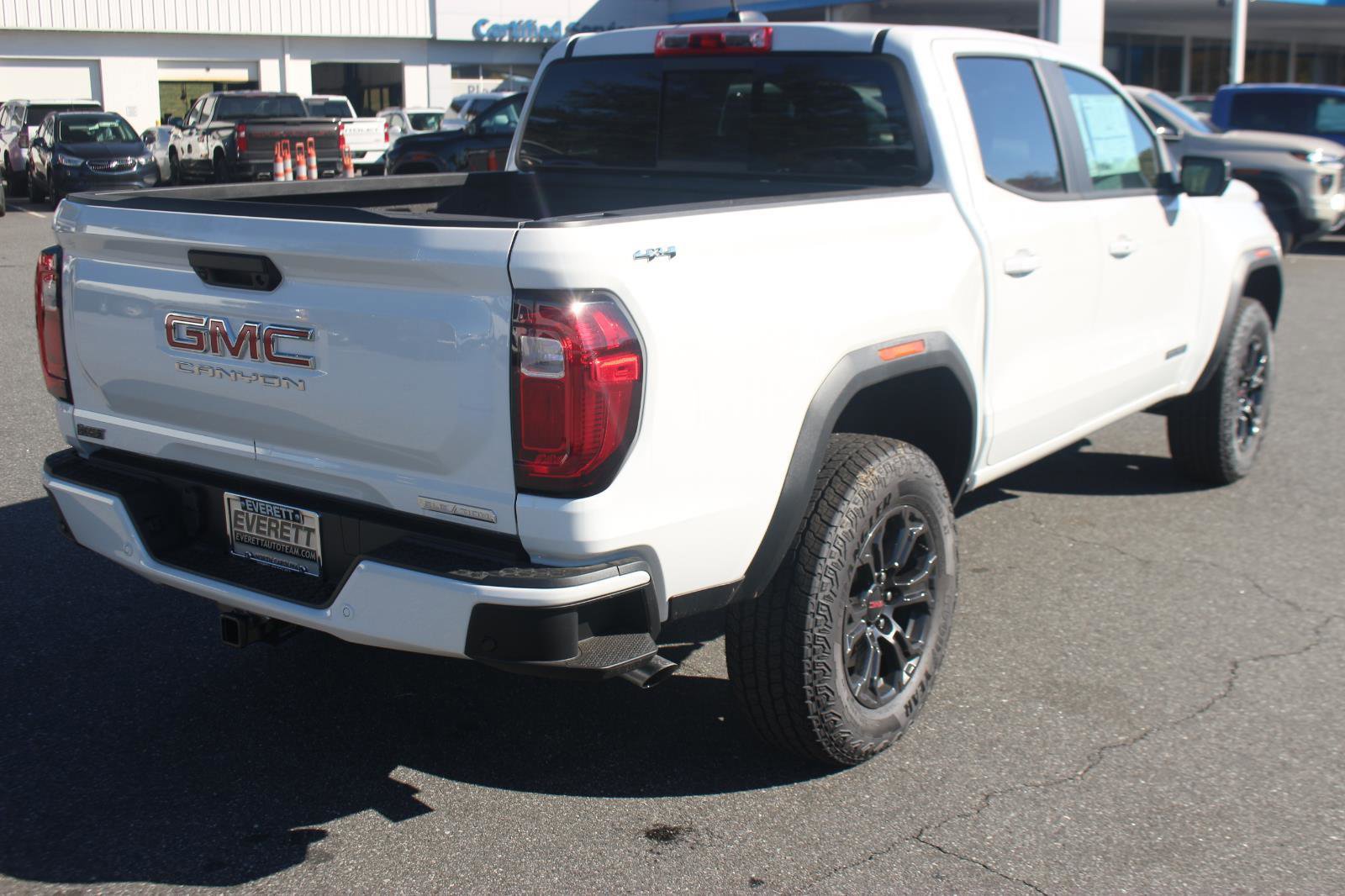 New 2025 GMC Canyon Elevation w/ Convenience Package image 15