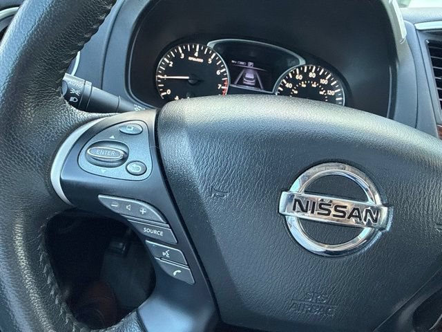 Used 2017 Nissan Pathfinder Platinum w/ Family Entertainment Package AWD/4WD image 38