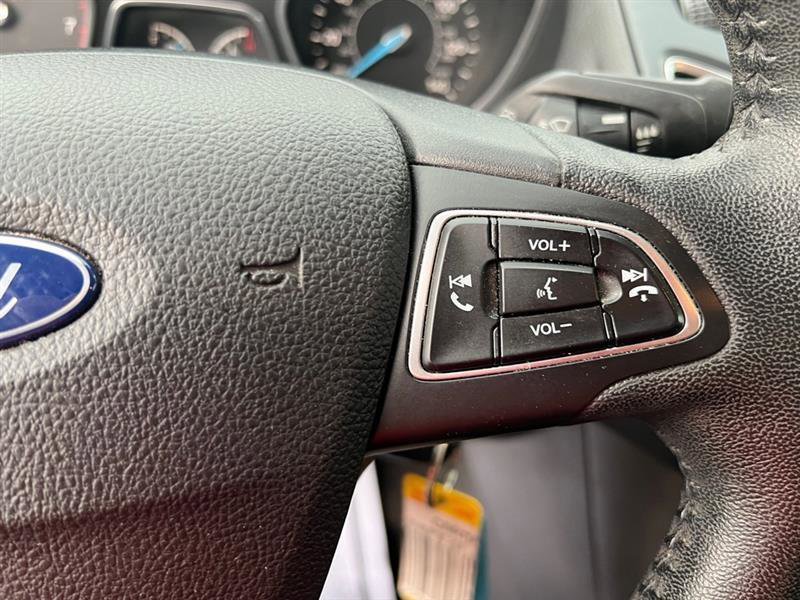 Used 2015 Ford Focus SE w/ Equipment Group 201A FWD image 22