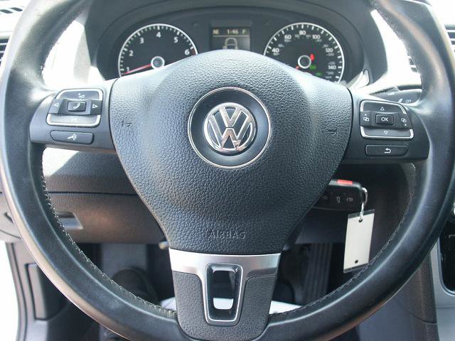 Used 2013 Volkswagen Passat 2.5 SE FWD image 9