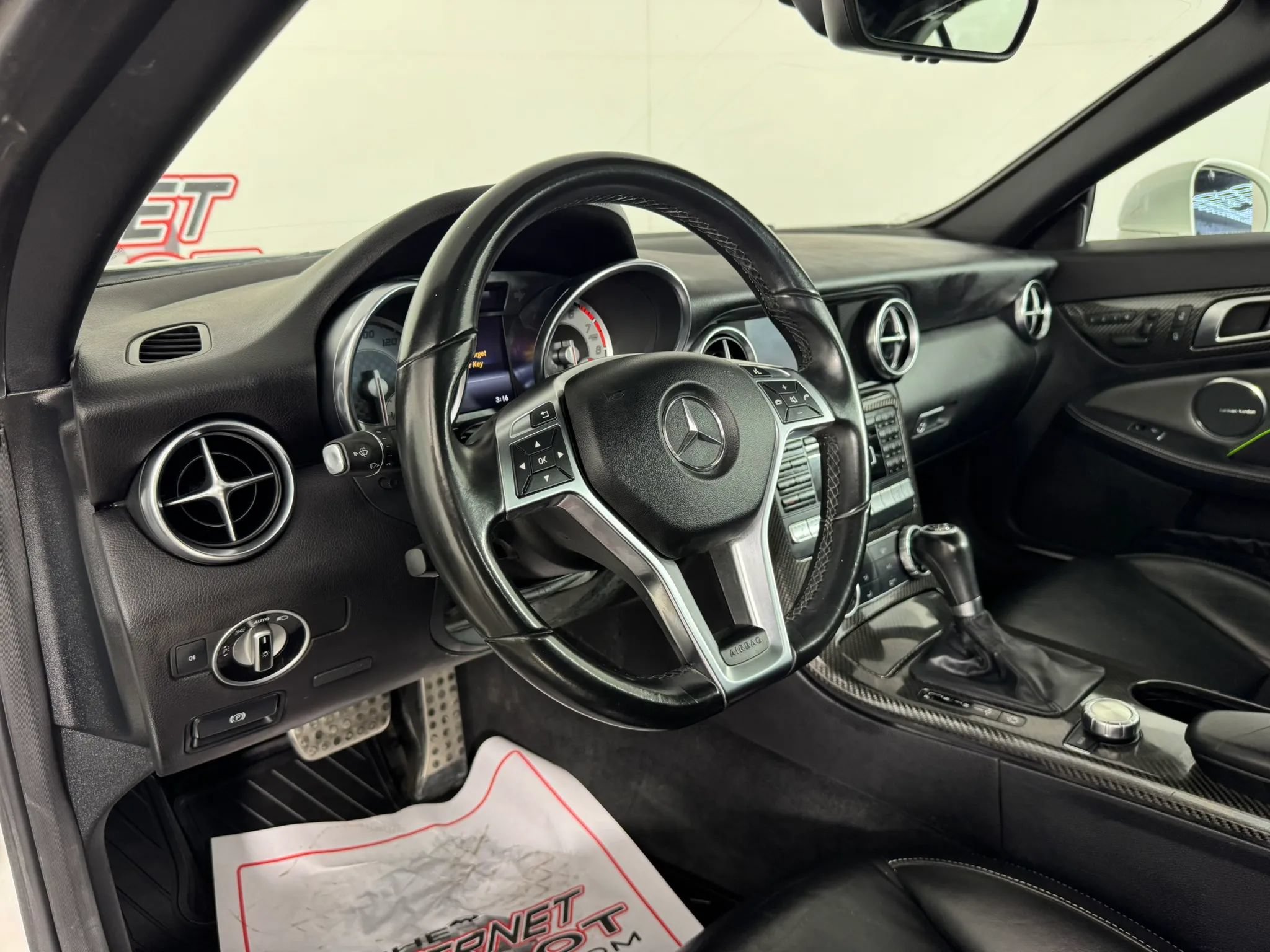 Used 2015 Mercedes-Benz SLK 250 image 18