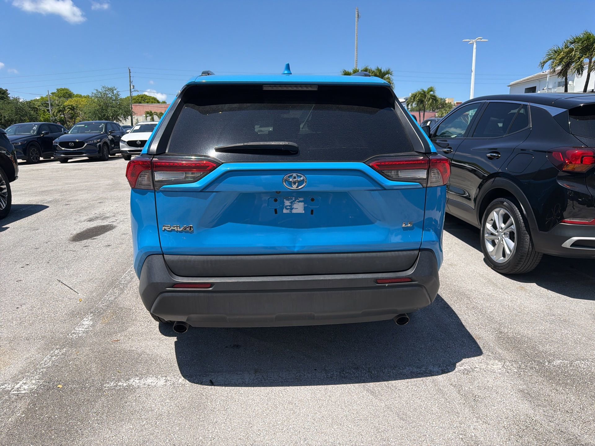 Used 2019 Toyota RAV4 LE FWD image 5