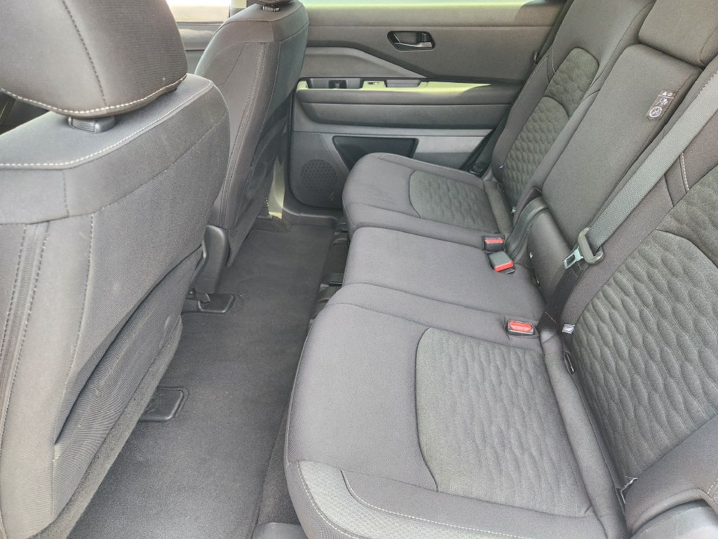 Used 2025 Nissan Pathfinder SV AWD/4WD image 30