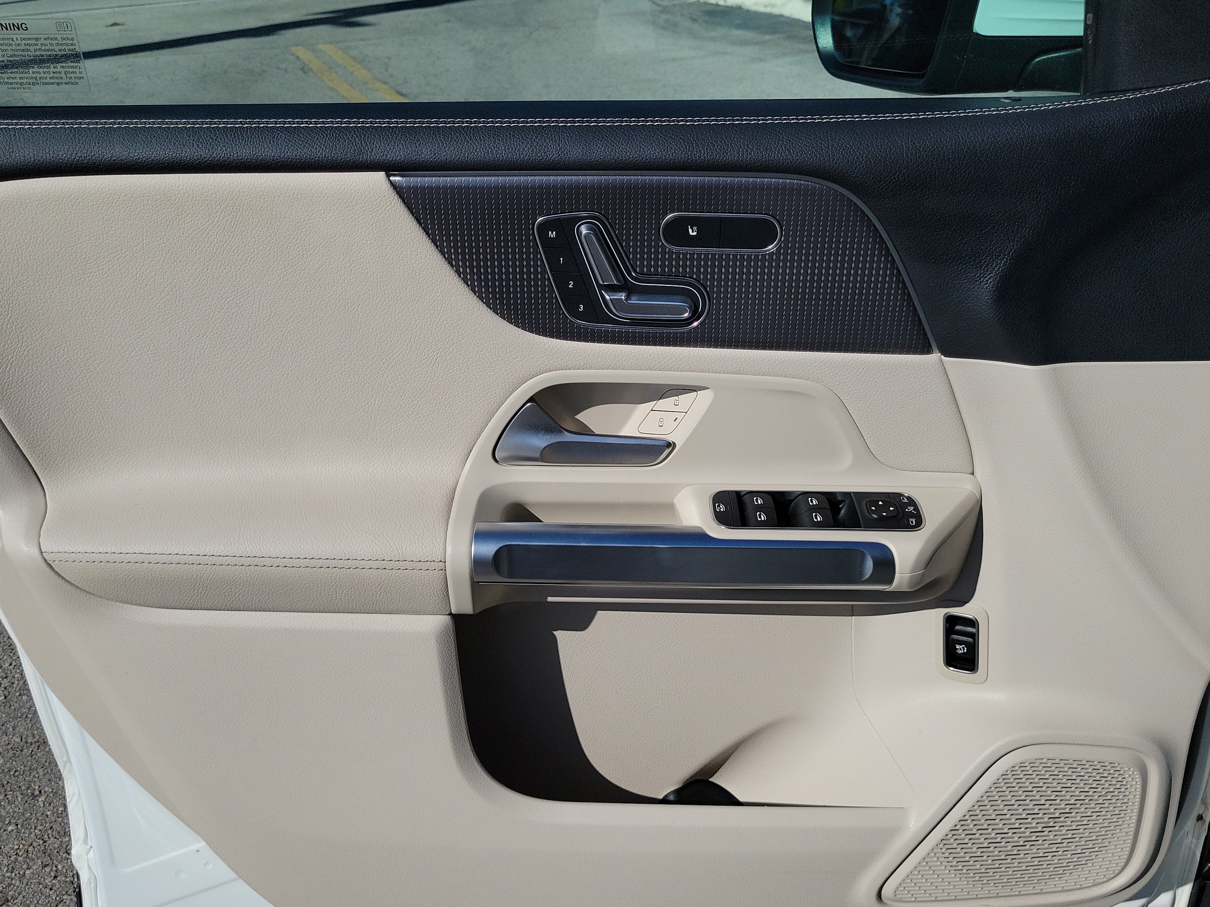Used 2022 Mercedes-Benz GLB 250 image 23