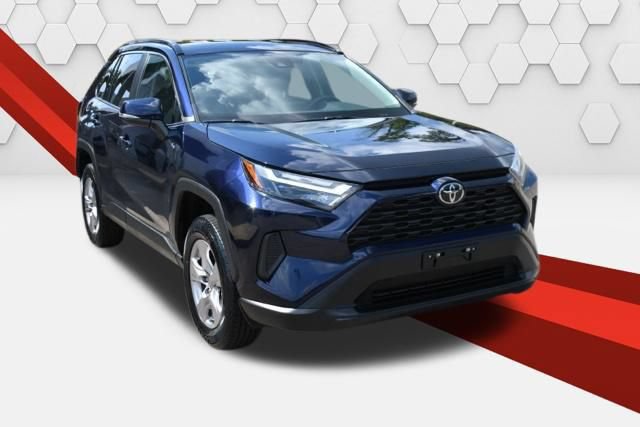 Used 2025 Toyota RAV4 XLE FWD image 8