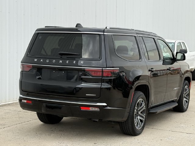 Used 2024 Jeep Wagoneer Series II RWD image 4