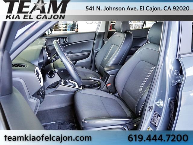 Used 2024 Hyundai Venue Limited image 15