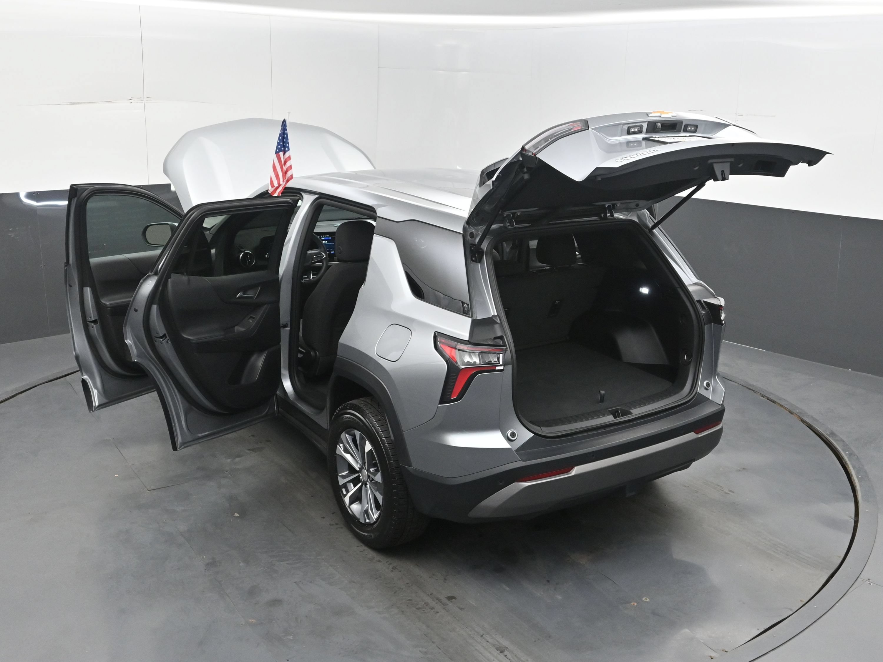 Used 2026 Chevrolet Equinox LT FWD image 44