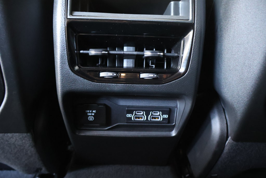 Used 2025 Jeep Grand Cherokee Altitude AWD/4WD image 52