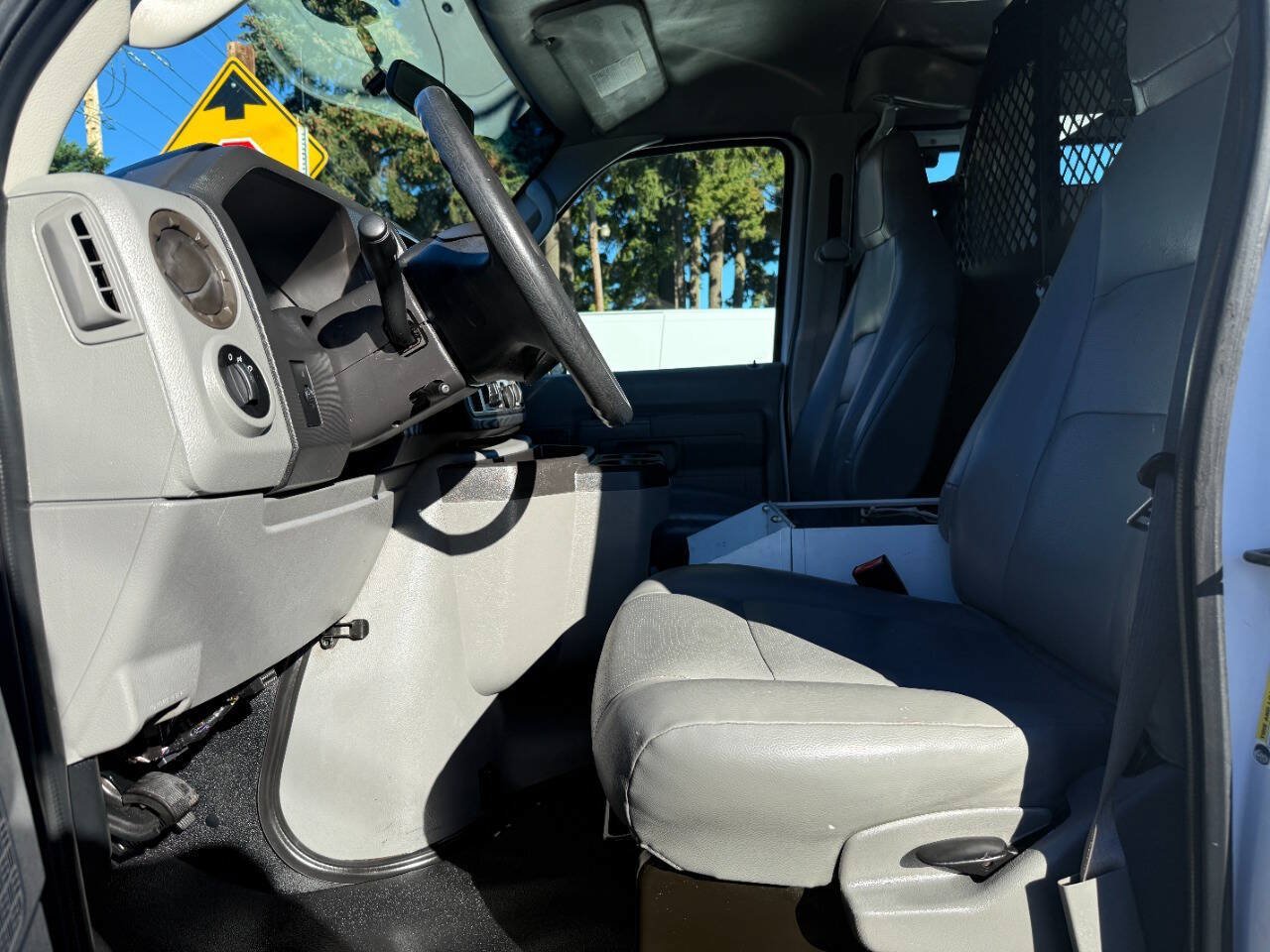 Used 2014 Ford E-350 and Econoline 350 Extended Super Duty w/ Power Group RWD image 22