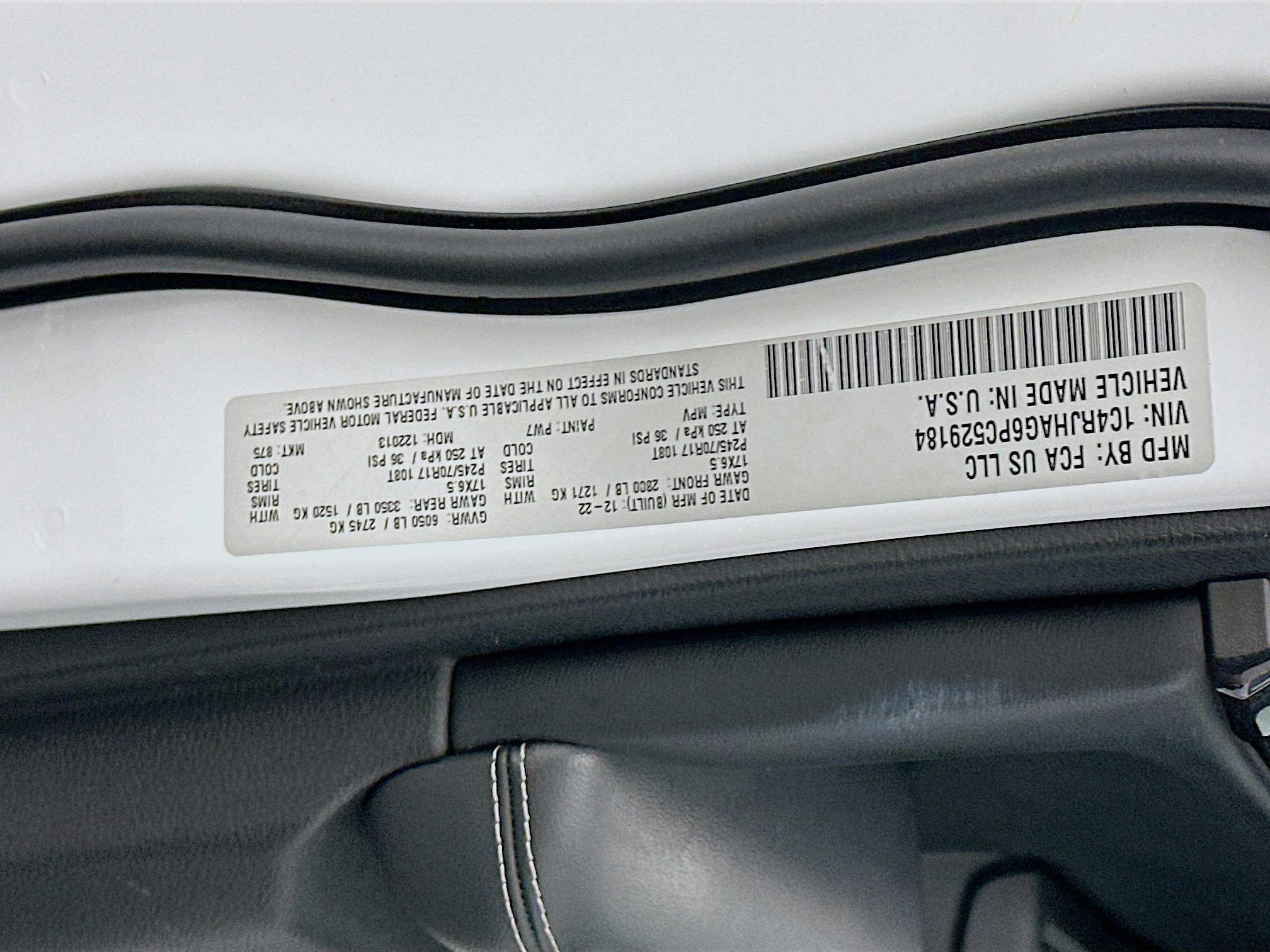 Used 2023 Jeep Grand Cherokee Laredo AWD/4WD image 12