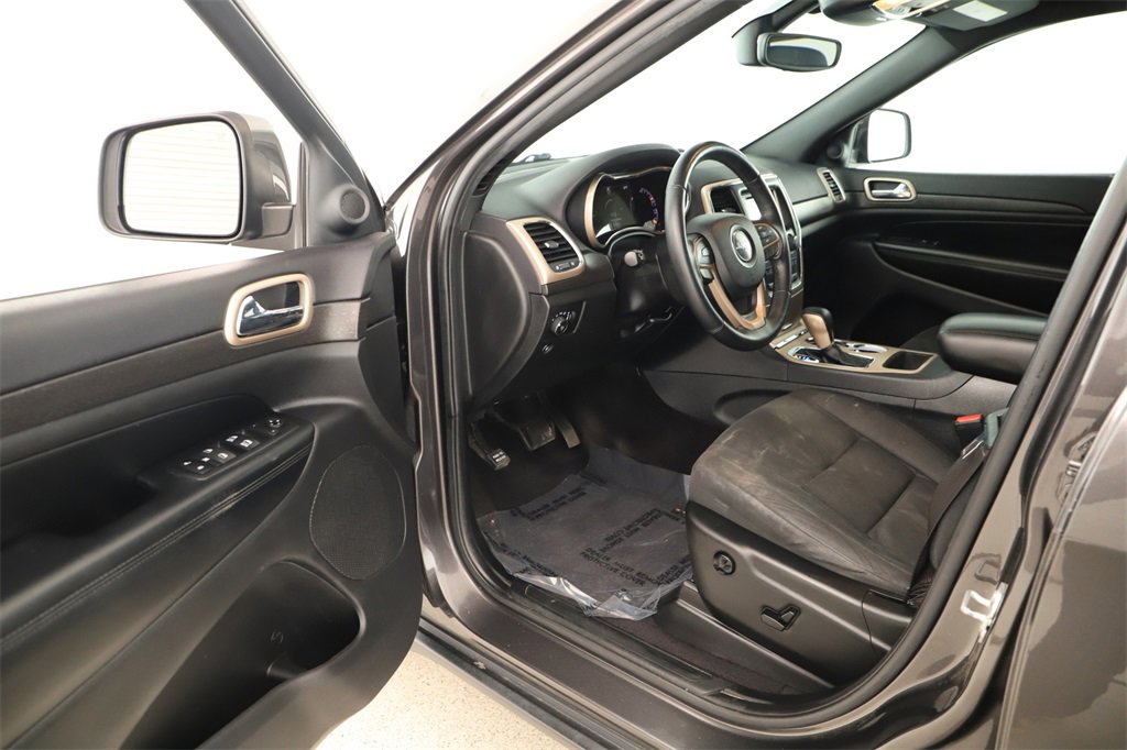 Used 2017 Jeep Grand Cherokee Laredo w/ Quick Order Package 23E image 14