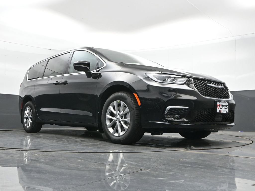 New 2026 Chrysler Pacifica Select image 42