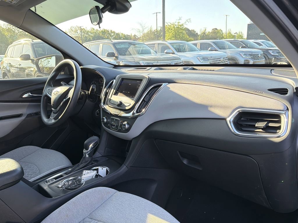 Used 2022 Chevrolet Equinox LS image 18