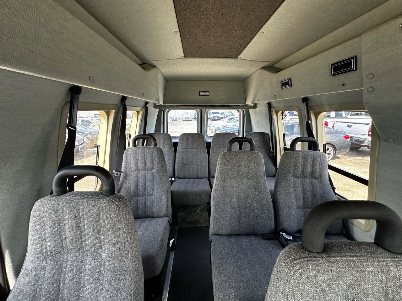 Used 2004 Ford E-250 and Econoline 250 Extended RWD image 39