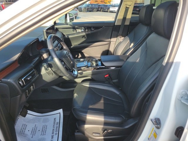 Used 2023 Lincoln Nautilus Reserve AWD/4WD image 4