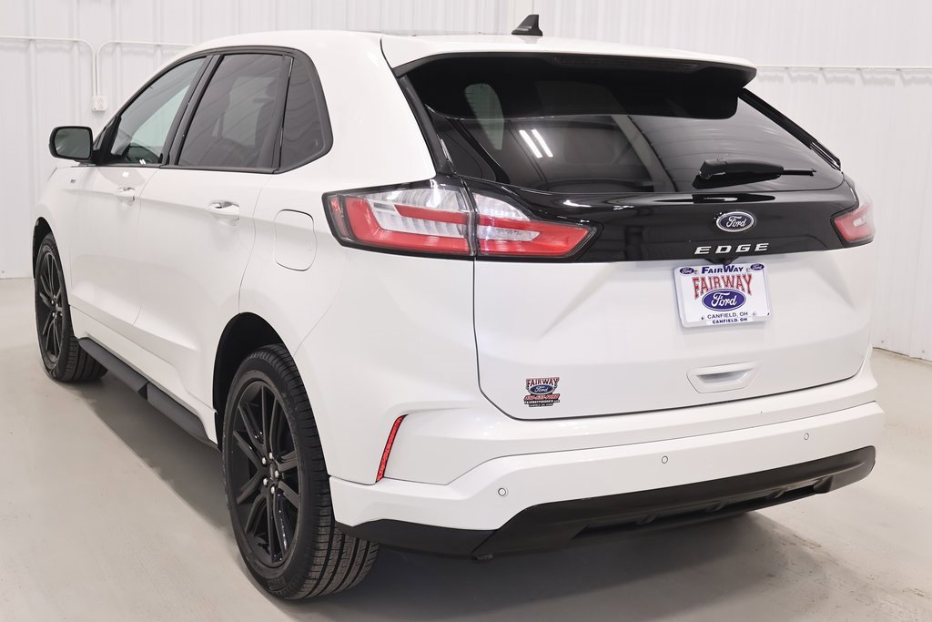 Certified 2023 Ford Edge ST-Line w/ Cargo Accessory Package image 8
