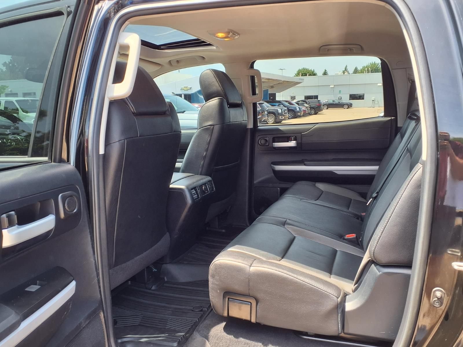 Used 2018 Toyota Tundra Limited w/ Limited Premium Package AWD/4WD image 11