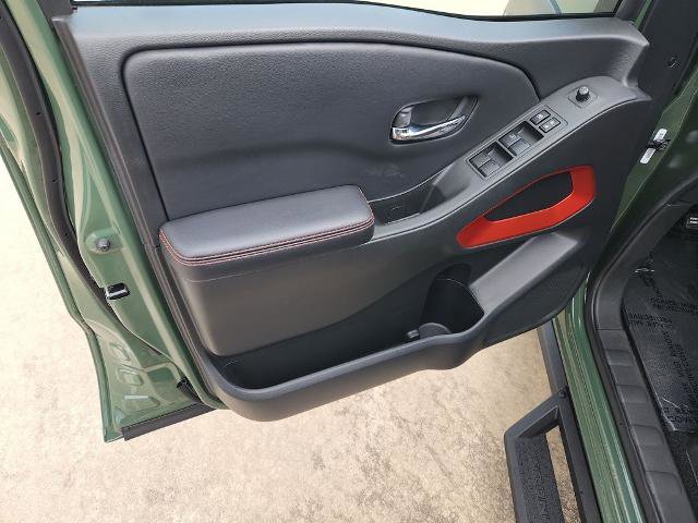 Certified 2025 Nissan Frontier Pro-X image 27